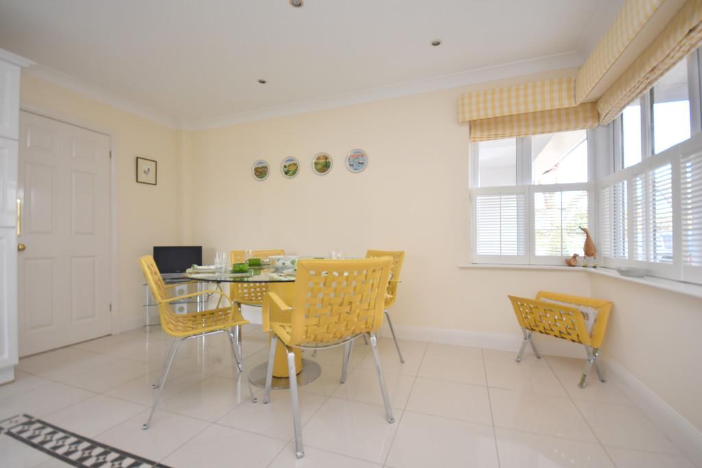 2 The Oaklands, Pen-Y-Turnpike Road, Dinas Powys, CF64 4HH